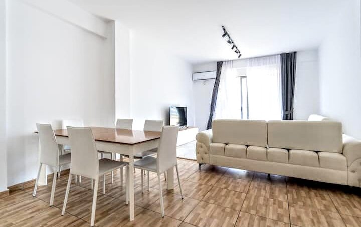 Apartment in Vlora for rent in Lungomare area.